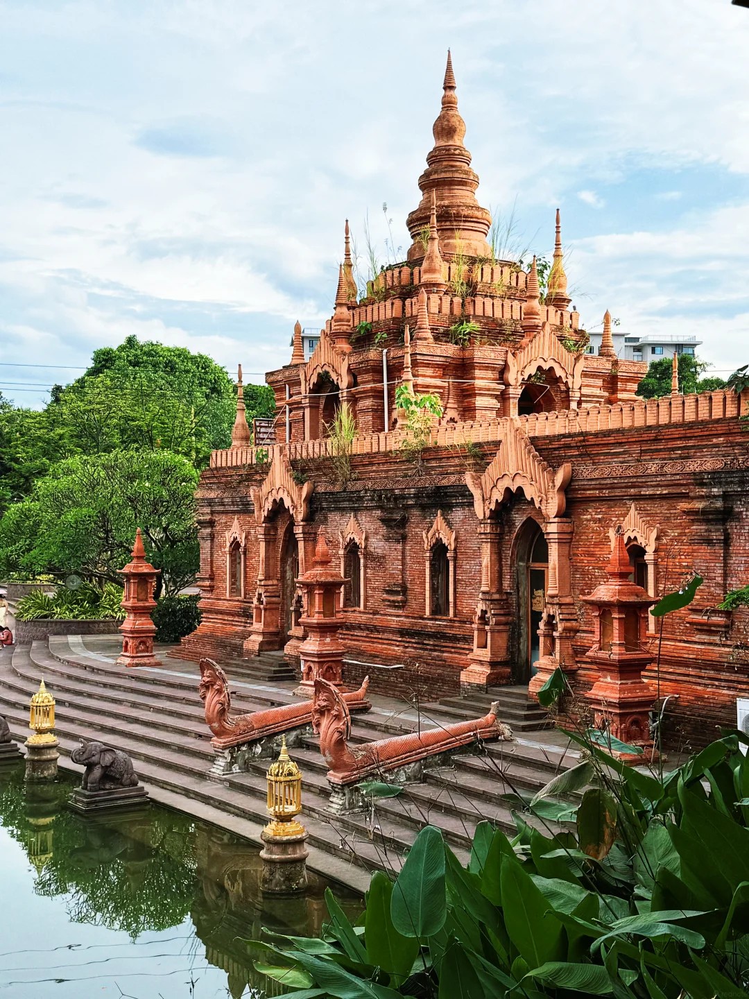 เที่ยวชมภายในเมืองน้ำไทลื้อ